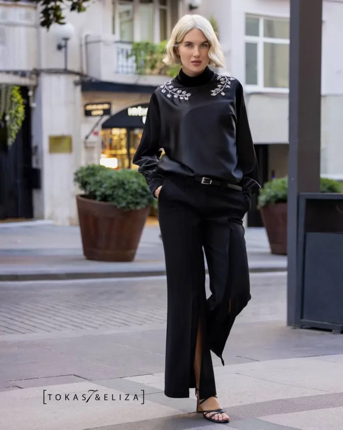Leaf Embroidered Blouse
